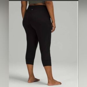 Lululemon Black Align Cropped Jogger ~Size 4